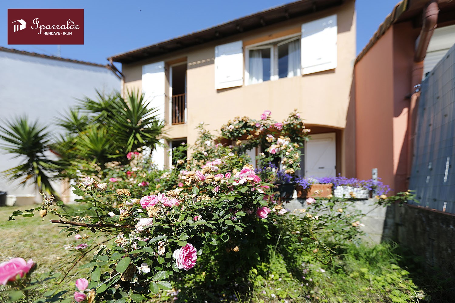 À Hendaye (64), maison mitoyenne à rénover complètement,  4 pièc...