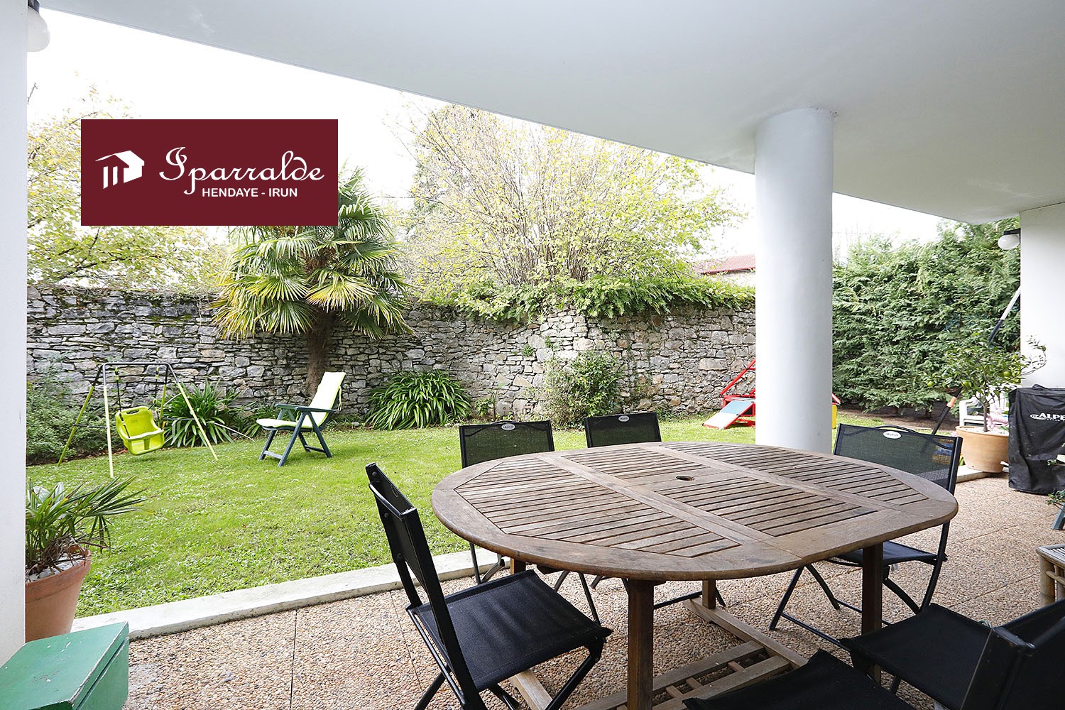 Venez acheter sur Hendaye (64) ce sublime Rez-de Jardin avec Terrasse...