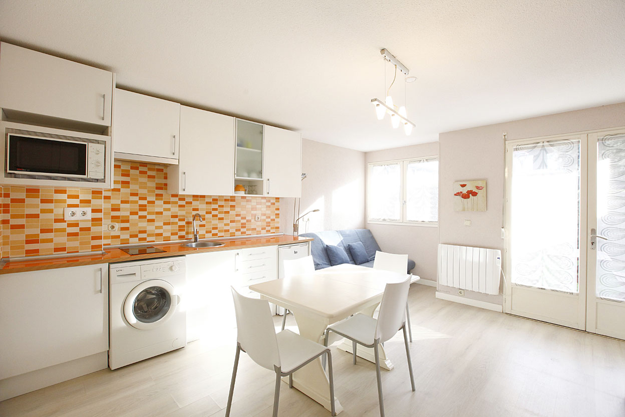 Vente de studio avec jardin et parking a deux pas de la Plage