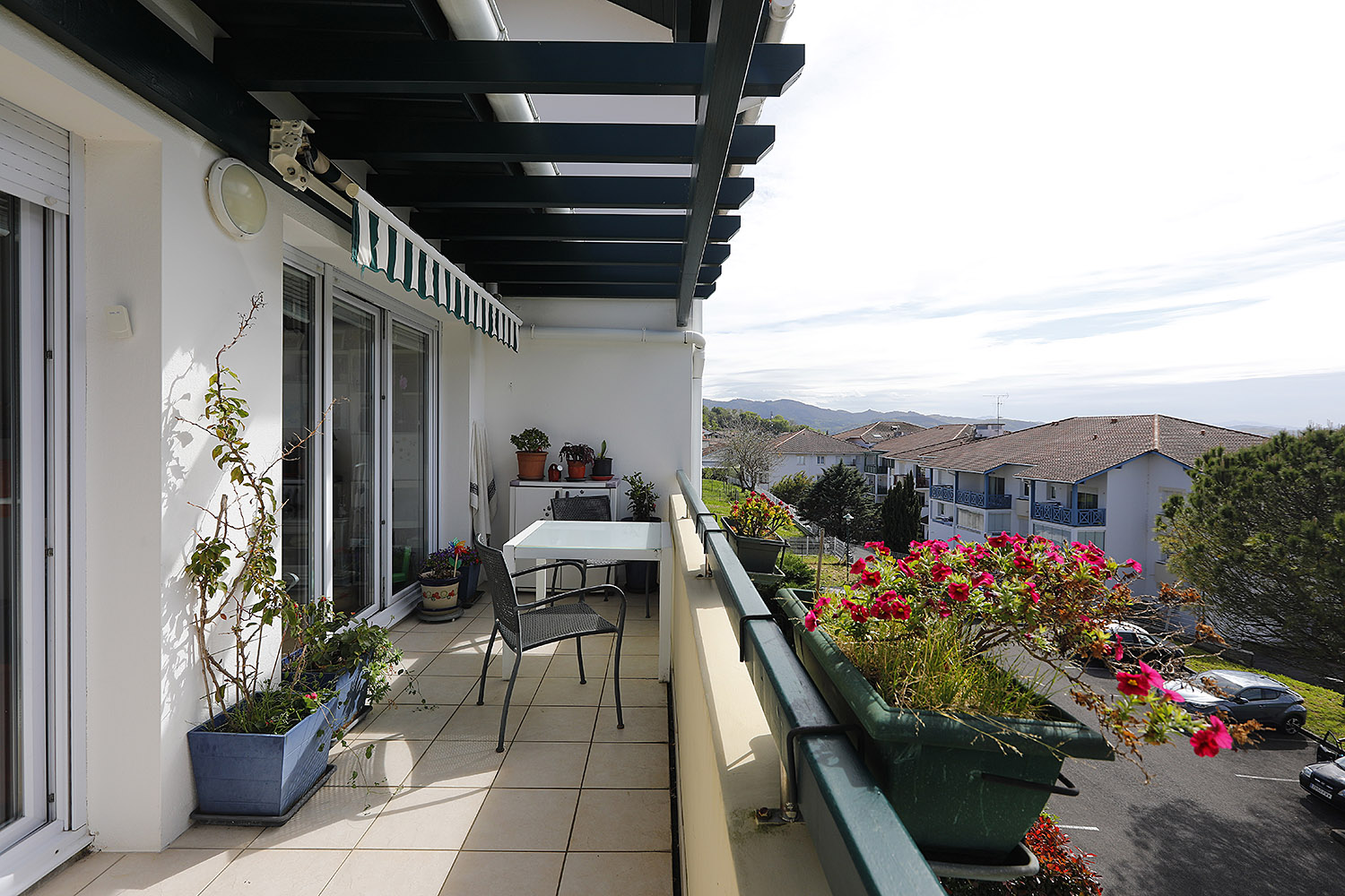 Superbe T2 avec Terrasse ensoleillée et vue dégagée et cave