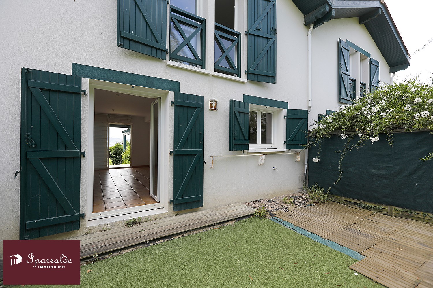 Maison jumelée à vendre avec Jardin et Terrasse vue Mer