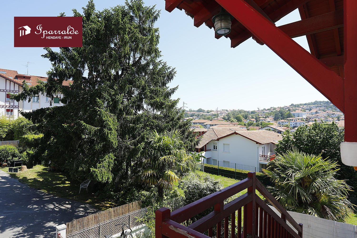 Envie de profiter d'un jardin privatif de 240m2? Découvrez ce T3 bis...