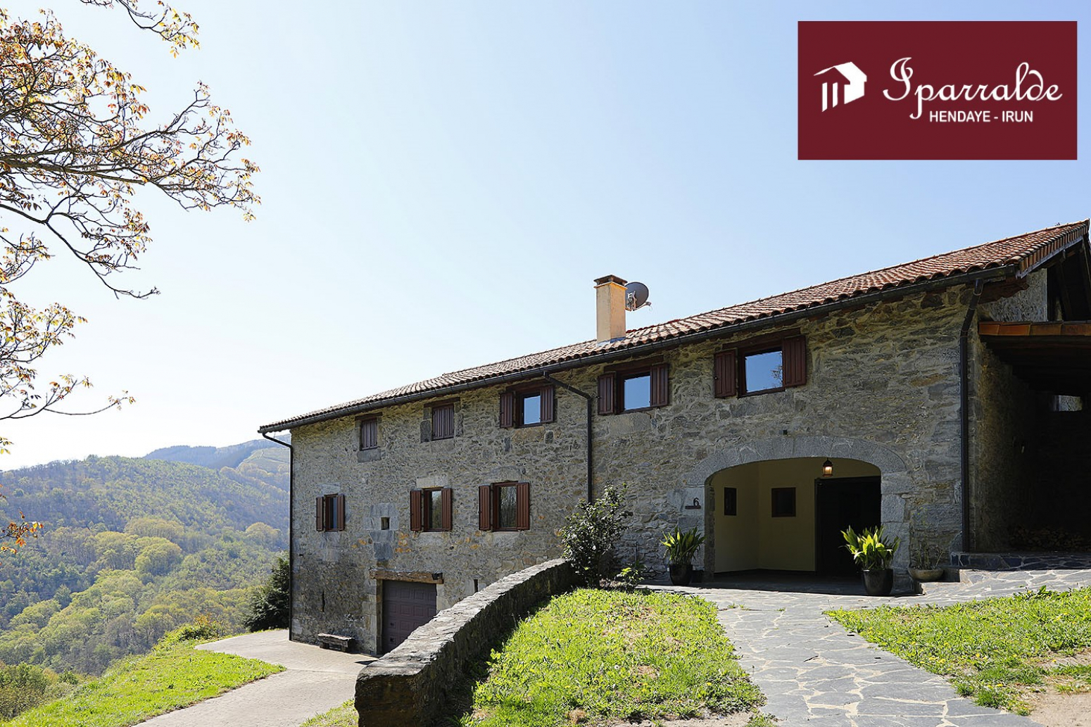 Immobilier de prestige : Sublime Maison du XVIe sièclè complétemen...