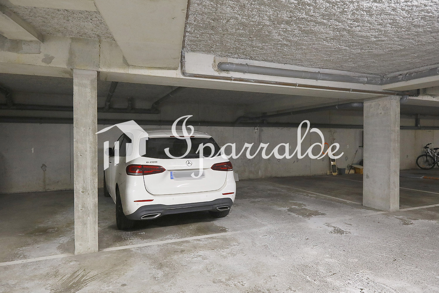 En plein centre ville, découvrez ce parking.