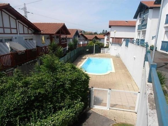 Joli T2 en Rez-de-Jardin avec Terrasse, Parking et Piscine  à achete...