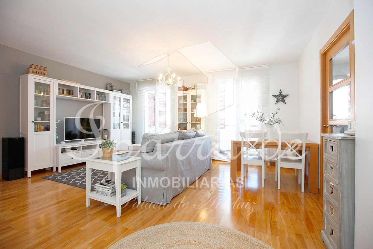 Charmant appartement type T4 avec terrasse, parking privatif et cave,...