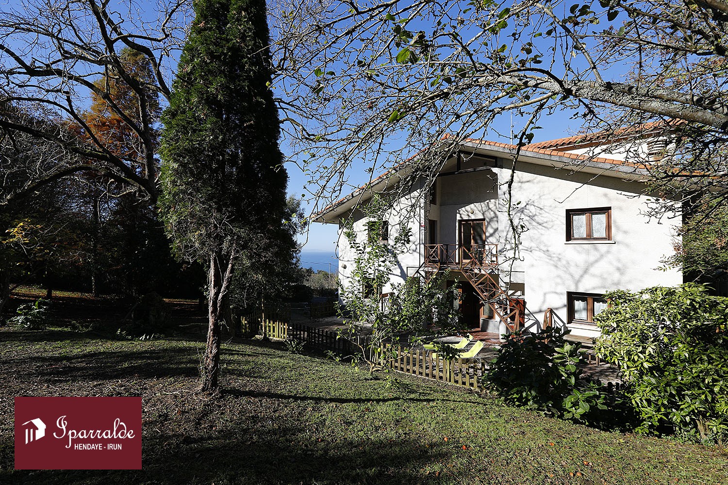 Ensemble Immobilier sur parcelle de 10.693 m2 Vue Mer