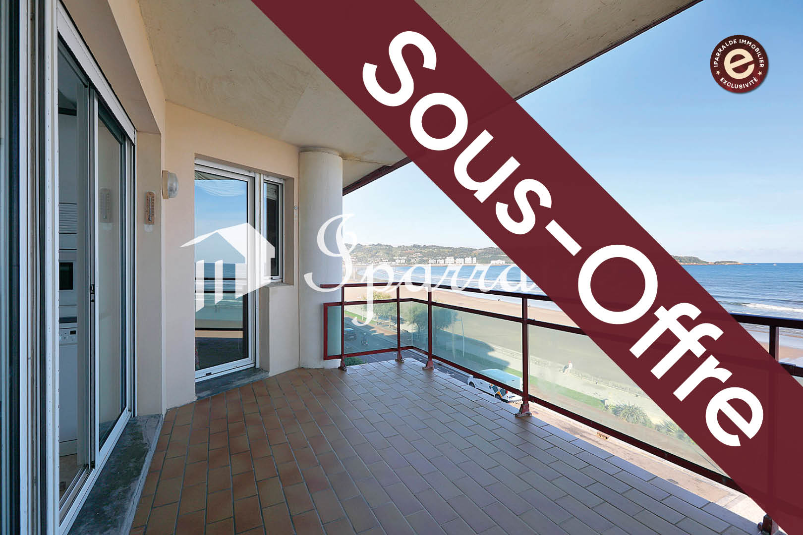 SOUS-OFFRE ! Hendaye Plage, appartement 2 pièces Front de Mer avec Parking